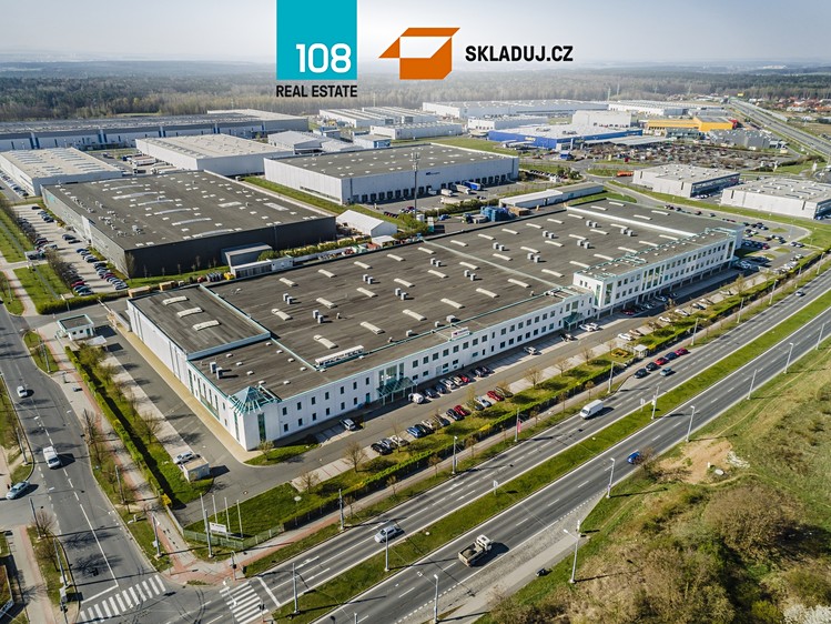 Pronájem skladového prostoru 10 000 m² - foto 1