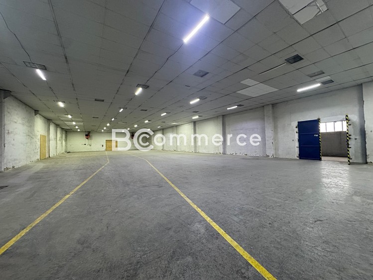 Pronájem skladového prostoru 1 672 m² - foto 2