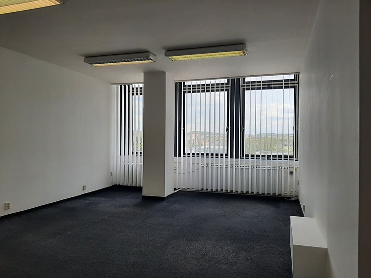 Pronájem kanceláře 20 m² - foto 7