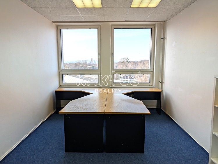 Pronájem kanceláře 19 m² - foto 4