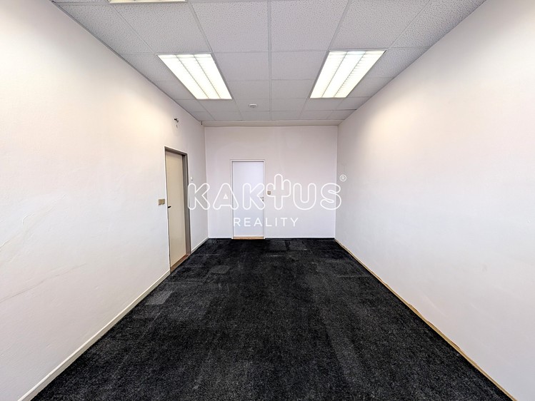 Pronájem kanceláře 19 m² - foto 6