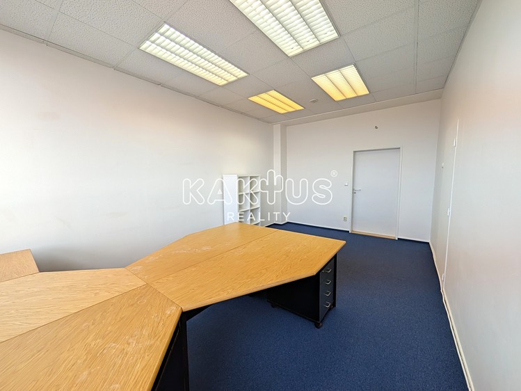 Pronájem kanceláře 19 m² - foto 5