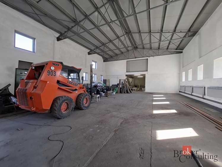 Pronájem výrobní haly, prostoru 330 m² - foto 4