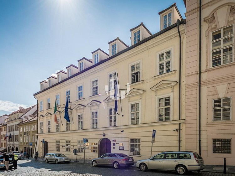 Pronájem kanceláře 282 m² - foto 1