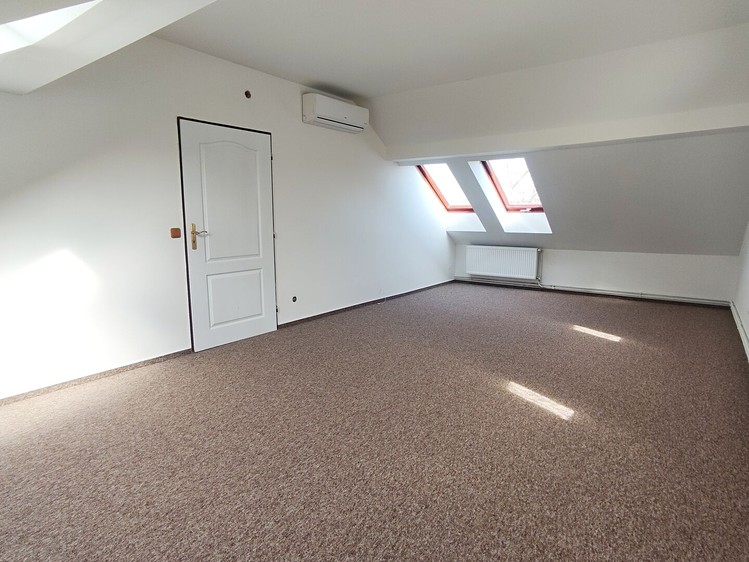 Pronájem kanceláře 160 m² - foto 4