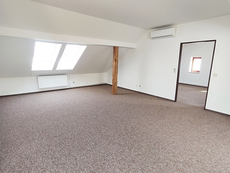 Pronájem kanceláře 160 m² - foto 2