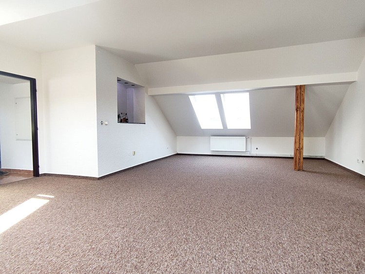 Pronájem kanceláře 160 m² - foto 1