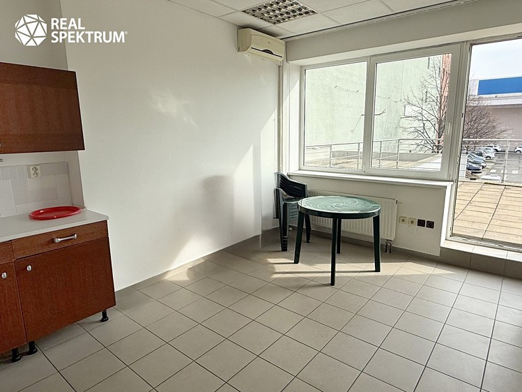 Pronájem kanceláře 217 m² - foto 8