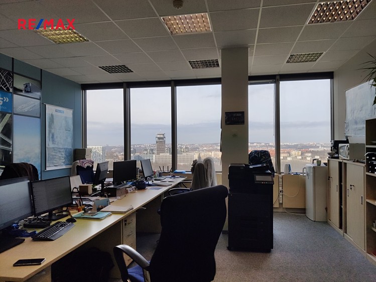 Pronájem kanceláře 63 m² - foto 5