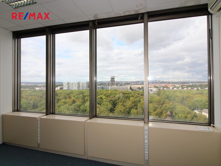 Pronájem kanceláře 99 m² - foto 3