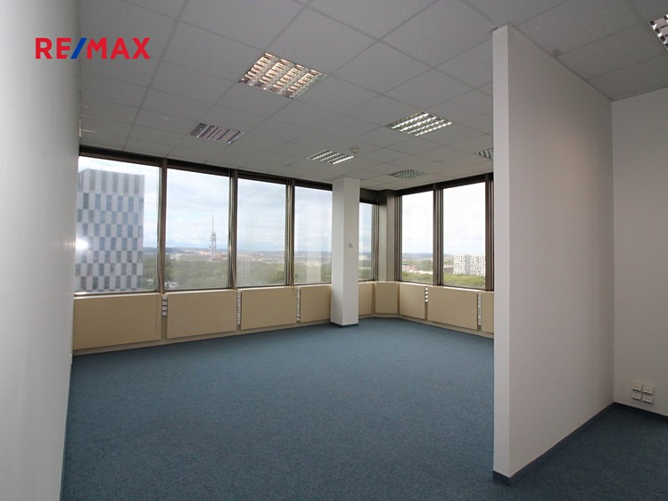 Pronájem kanceláře 99 m² - foto 6