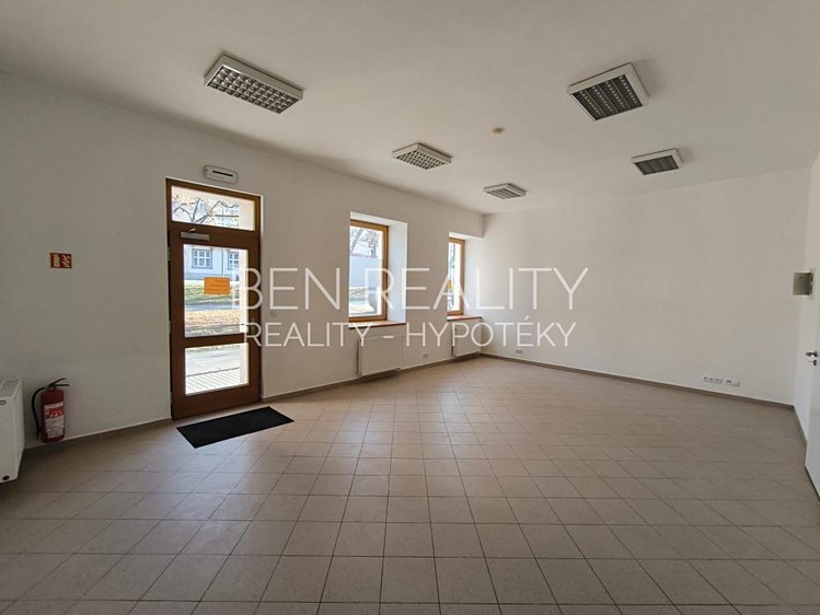 Pronájem obchodního prostoru 45 m² - foto 5