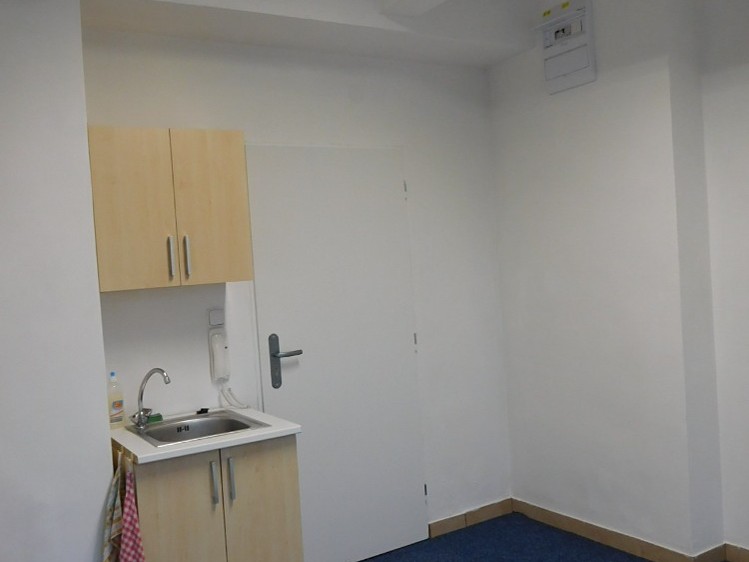Pronájem kanceláře 12 m² - foto 2