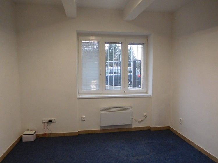 Pronájem kanceláře 12 m² - foto 1
