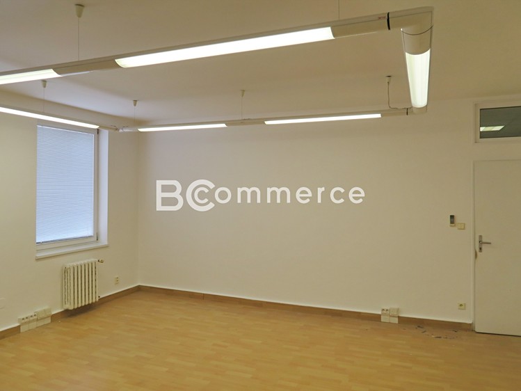 Pronájem kanceláře 156 m² - foto 5