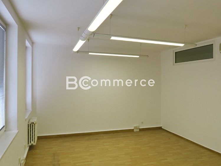 Pronájem kanceláře 156 m² - foto 6