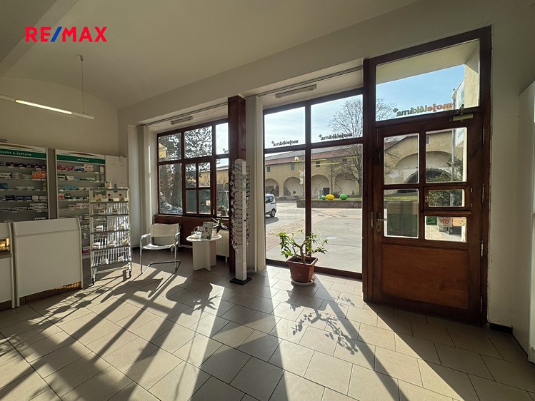 Pronájem obchodního prostoru 118 m² - foto 1