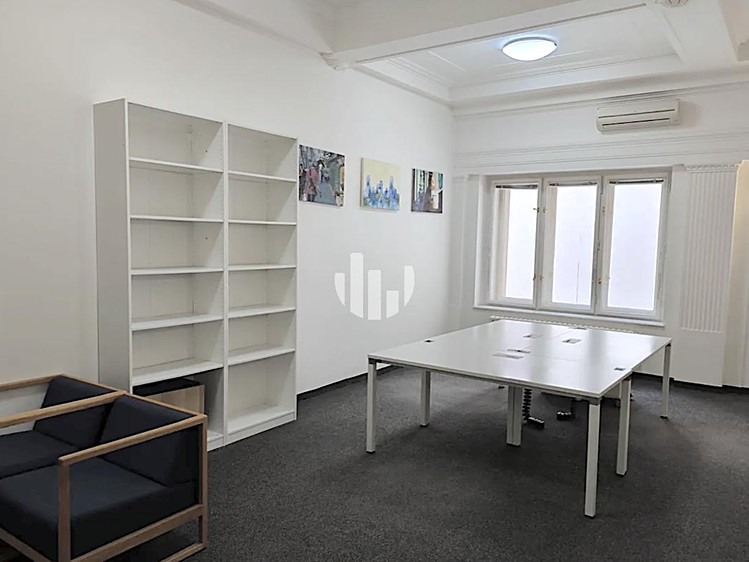 Pronájem kanceláře 159 m² - foto 2