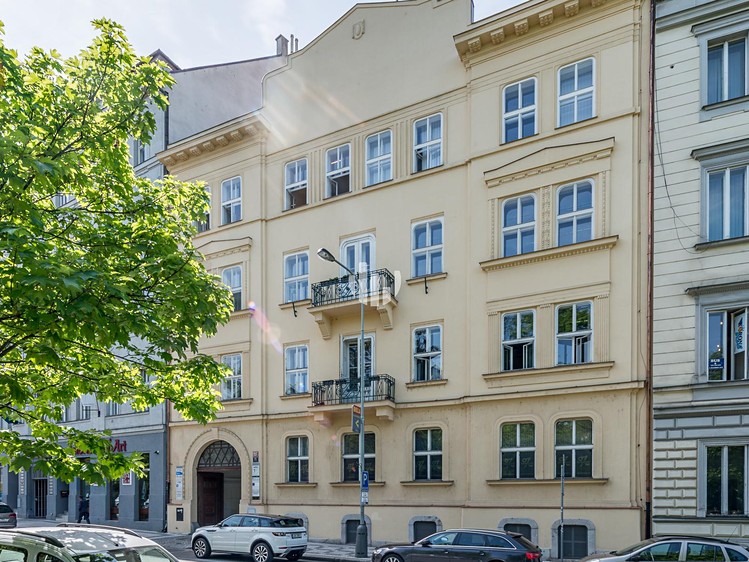 Pronájem kanceláře 159 m² - foto 1