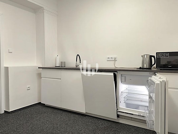 Pronájem kanceláře 159 m² - foto 5