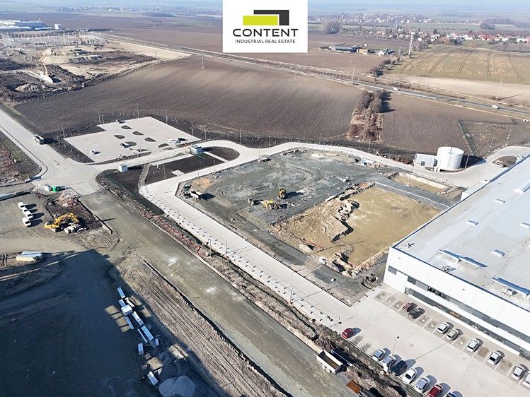 Pronájem skladového prostoru 7 450 m² - foto 1