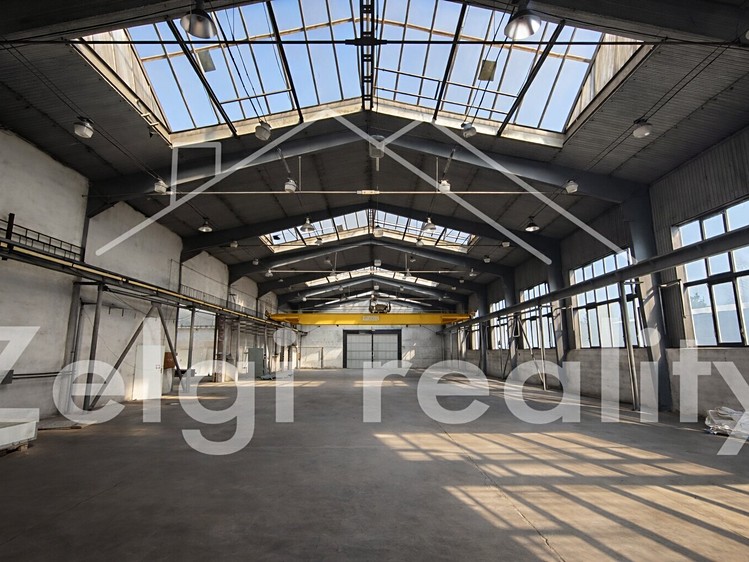 Pronájem výrobní haly, prostoru 1 920 m² - foto 1