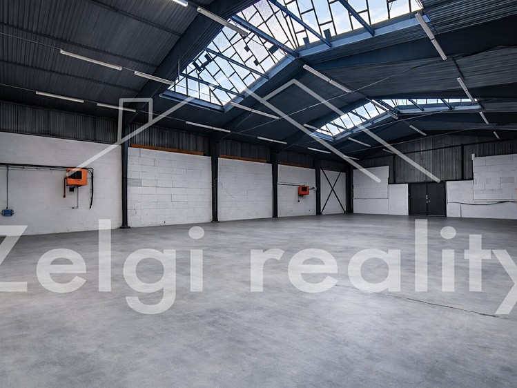 Pronájem skladového prostoru 1 705 m² - foto 2