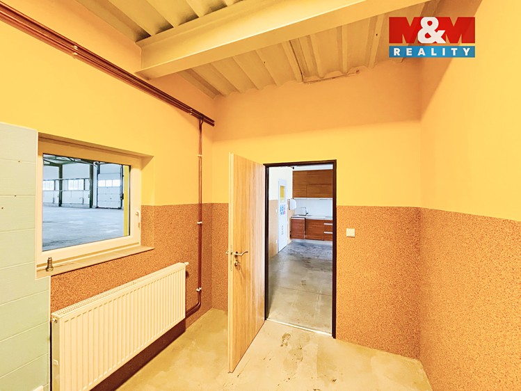 Pronájem výrobní haly, prostoru 1 070 m² - foto 7