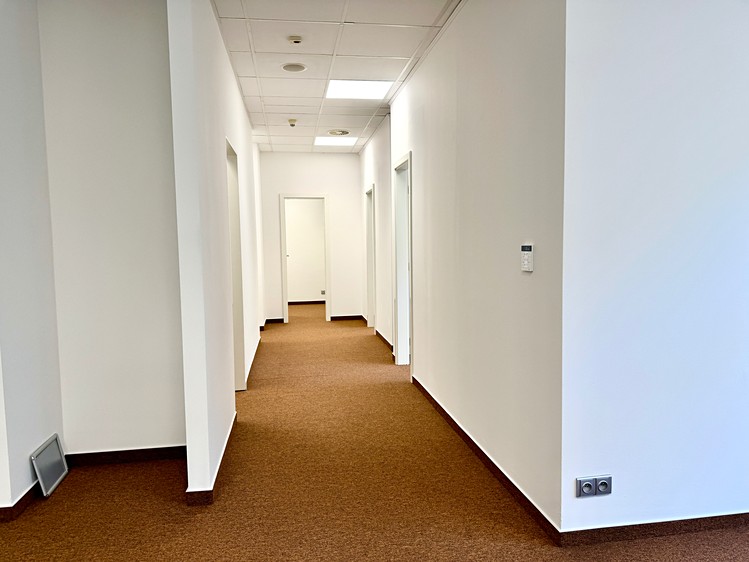 Pronájem kanceláře 63 m² - foto 3