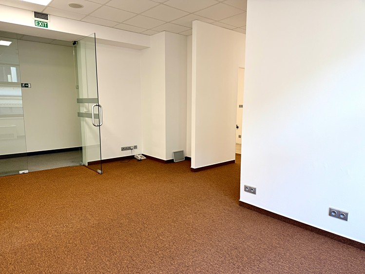 Pronájem kanceláře 63 m² - foto 5