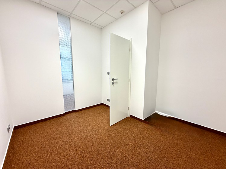 Pronájem kanceláře 63 m² - foto 8