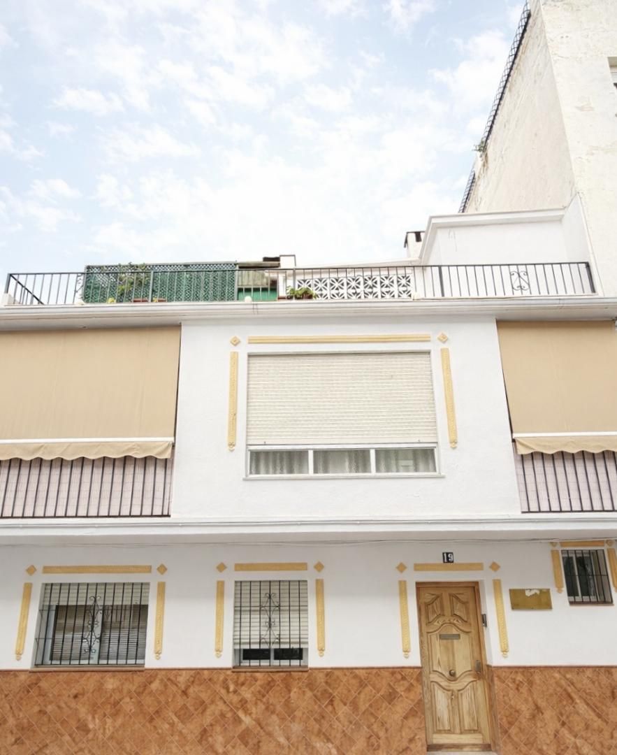 Gran oportunidad de inversión – edificio completo con potencial turístico
Se vende edificio completo en ubicación estra - foto 1