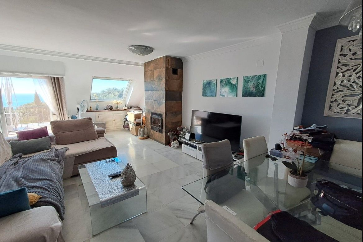 Encantadora casa adosada con vistas al mar en la exclusiva zona de Seghers, Estepona
Ubicada en una de las zonas reside - foto 2