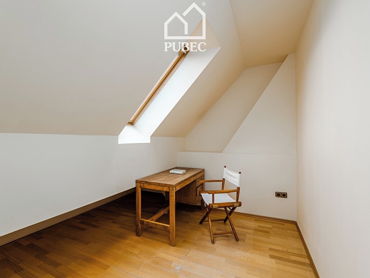 Prodej bytu 2+1 65 m² (Mezonet) - foto 4