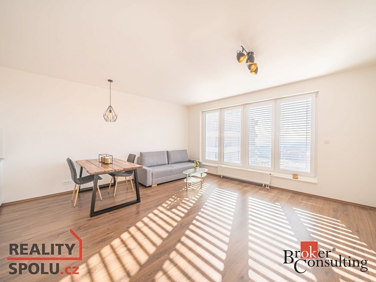 Pronájem bytu 1+kk 39 m² - foto 1