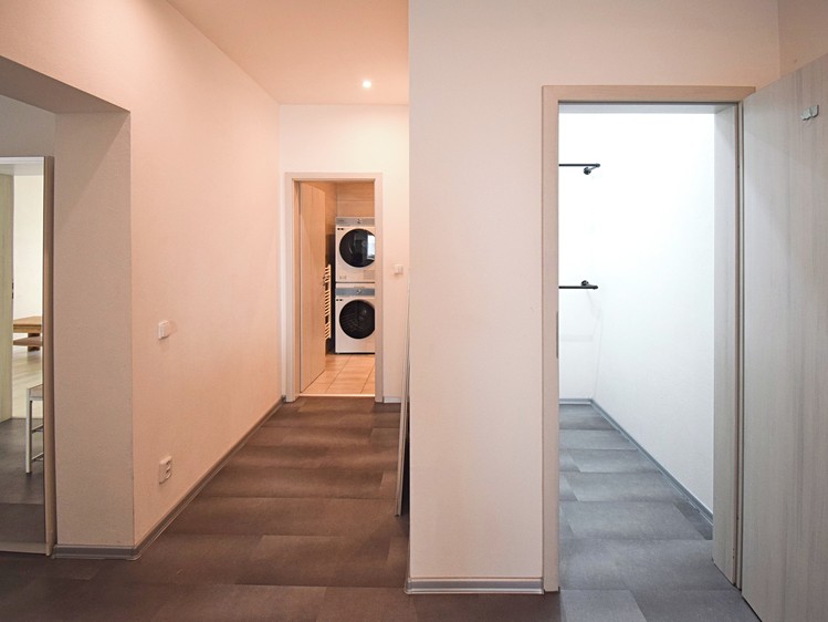 Pronájem bytu 2+1 70 m² - foto 4