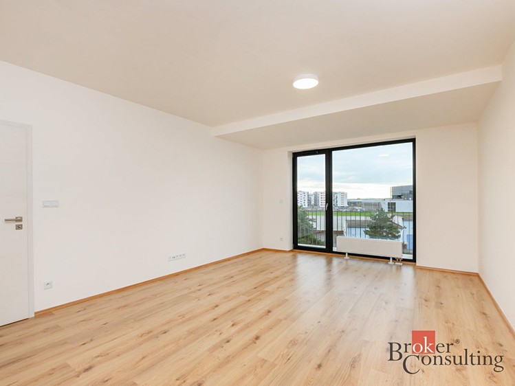 Pronájem bytu 2+kk 73 m² - foto 3