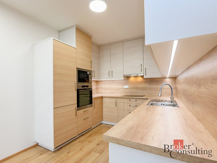 Pronájem bytu 2+kk 73 m² - foto 2