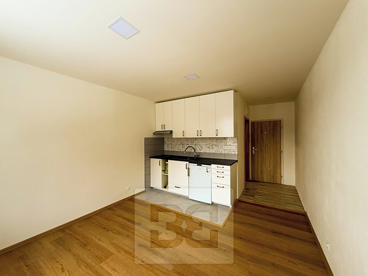 Pronájem bytu 1+kk 23 m² - foto 4