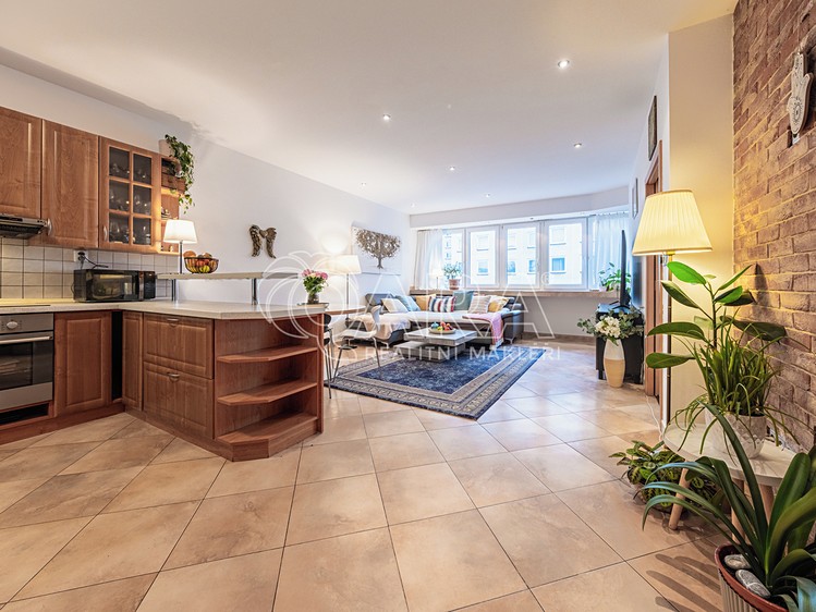 Prodej bytu 3+kk 106 m² (Jednopodlažní) - foto 2