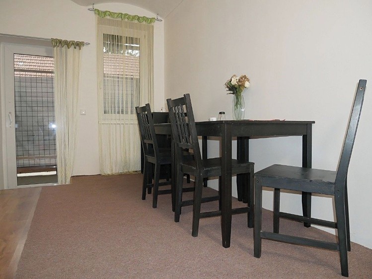 Pronájem bytu 3+1 73 m² - foto 4