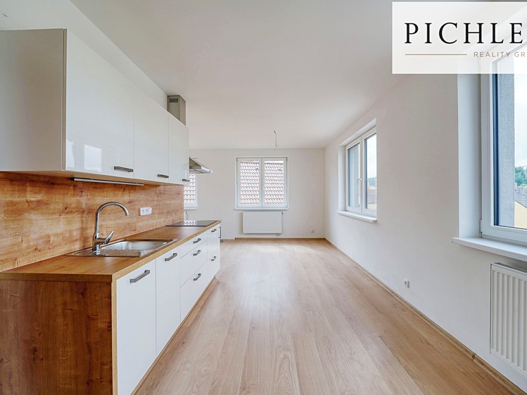 Pronájem bytu 2+kk 39 m² - foto 3