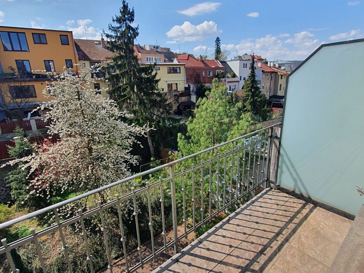 Pronájem bytu 1+kk 34 m² - foto 1