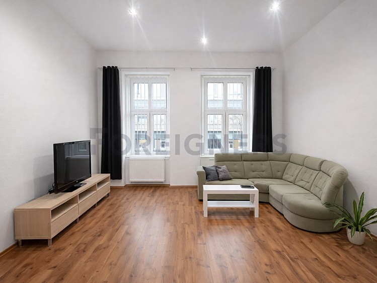 Pronájem bytu 2+1 88 m² - foto 2