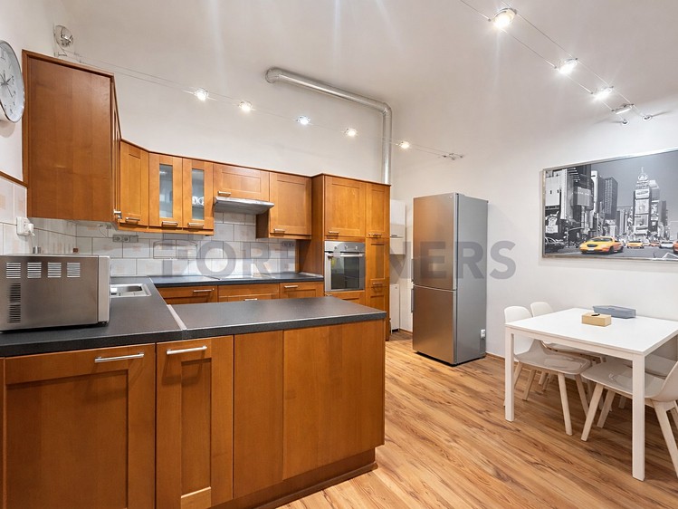 Pronájem bytu 2+1 88 m² - foto 3