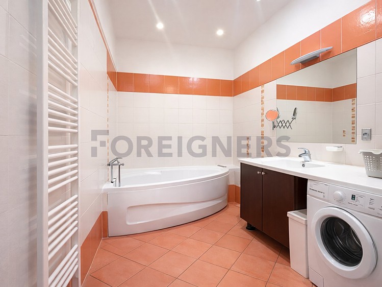 Pronájem bytu 2+1 88 m² - foto 5