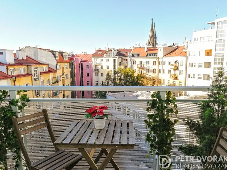 Pronájem bytu 3+kk 98 m² - foto 3
