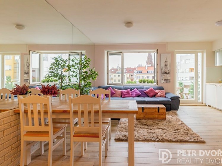 Pronájem bytu 3+kk 98 m² - foto 8