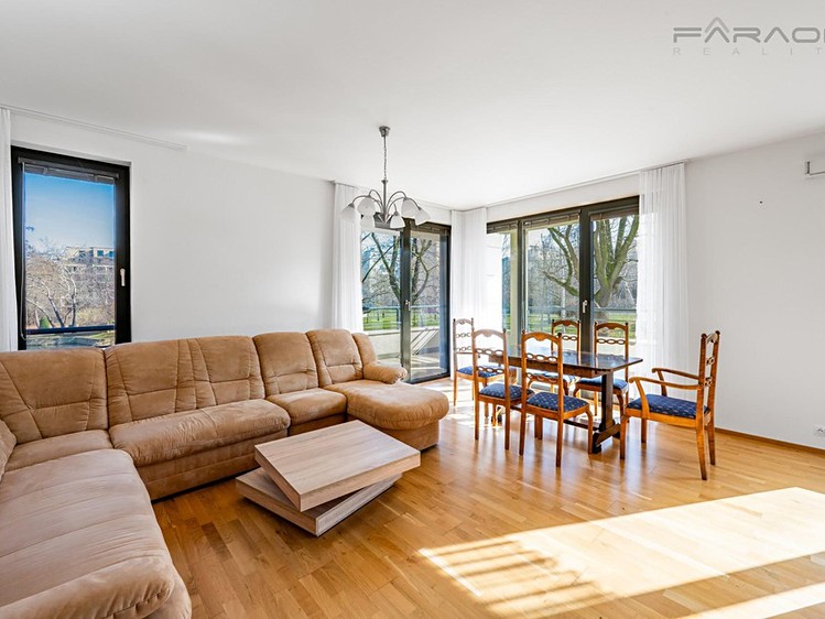 Pronájem bytu 3+kk 118 m² - foto 2