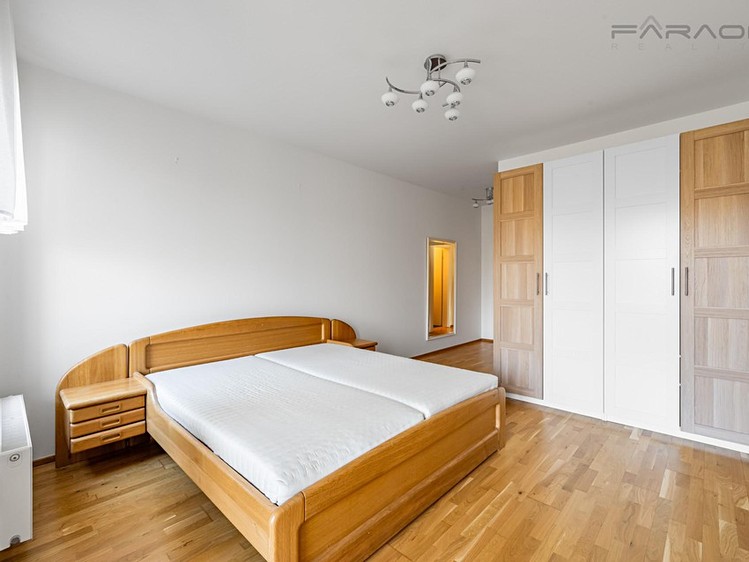 Pronájem bytu 3+kk 118 m² - foto 8